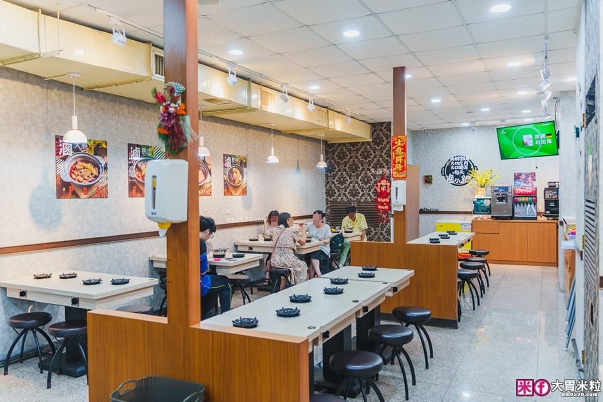肉盤買一送一！新北平價小火鍋160元起，自助吧７種麵、壽喜燒飯無限吃到飽