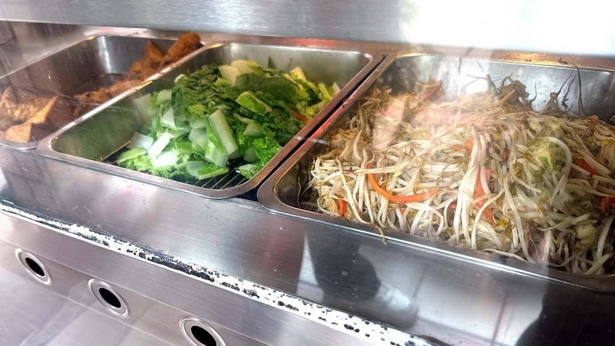 便當配菜是固定的，喜不喜歡很看個人口味。（圖片來源：猴屁的異想世界）