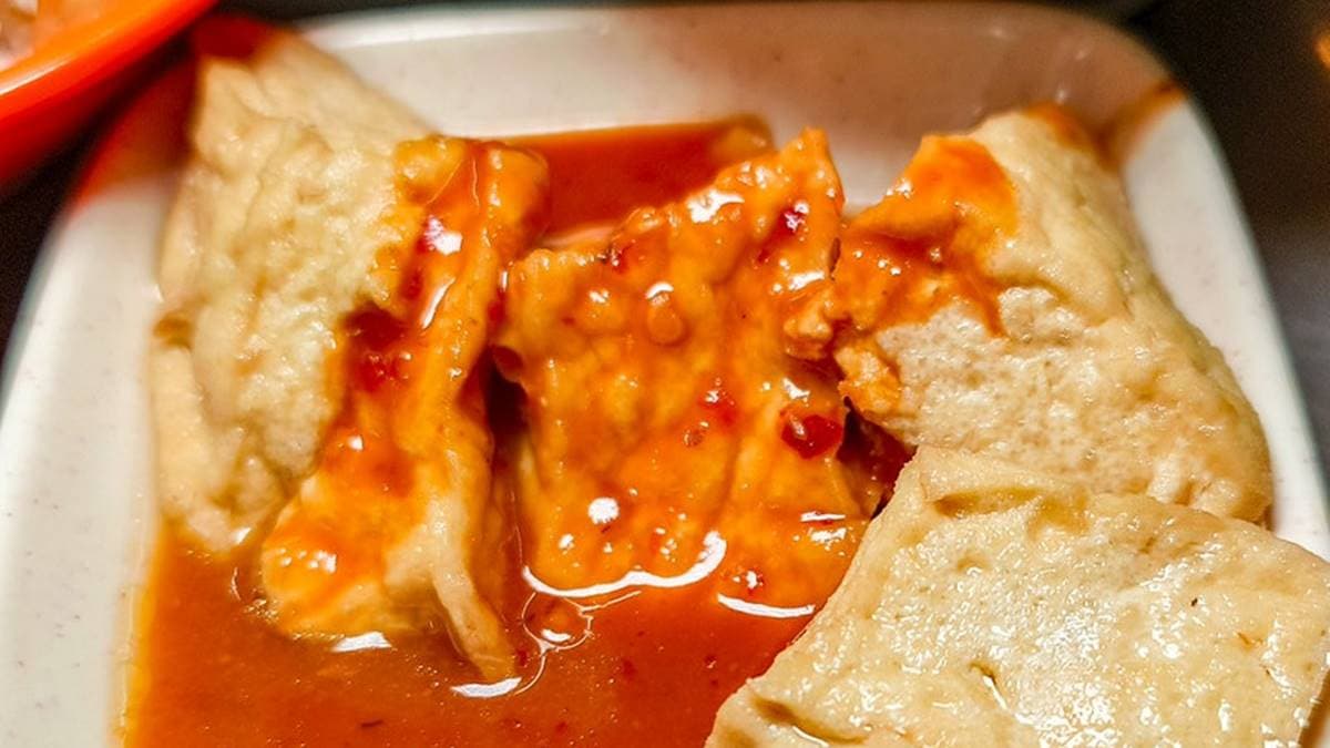 油豆腐本身較為普通，有辣醬加分變得相當不錯。（圖片來源：鄉民食堂）