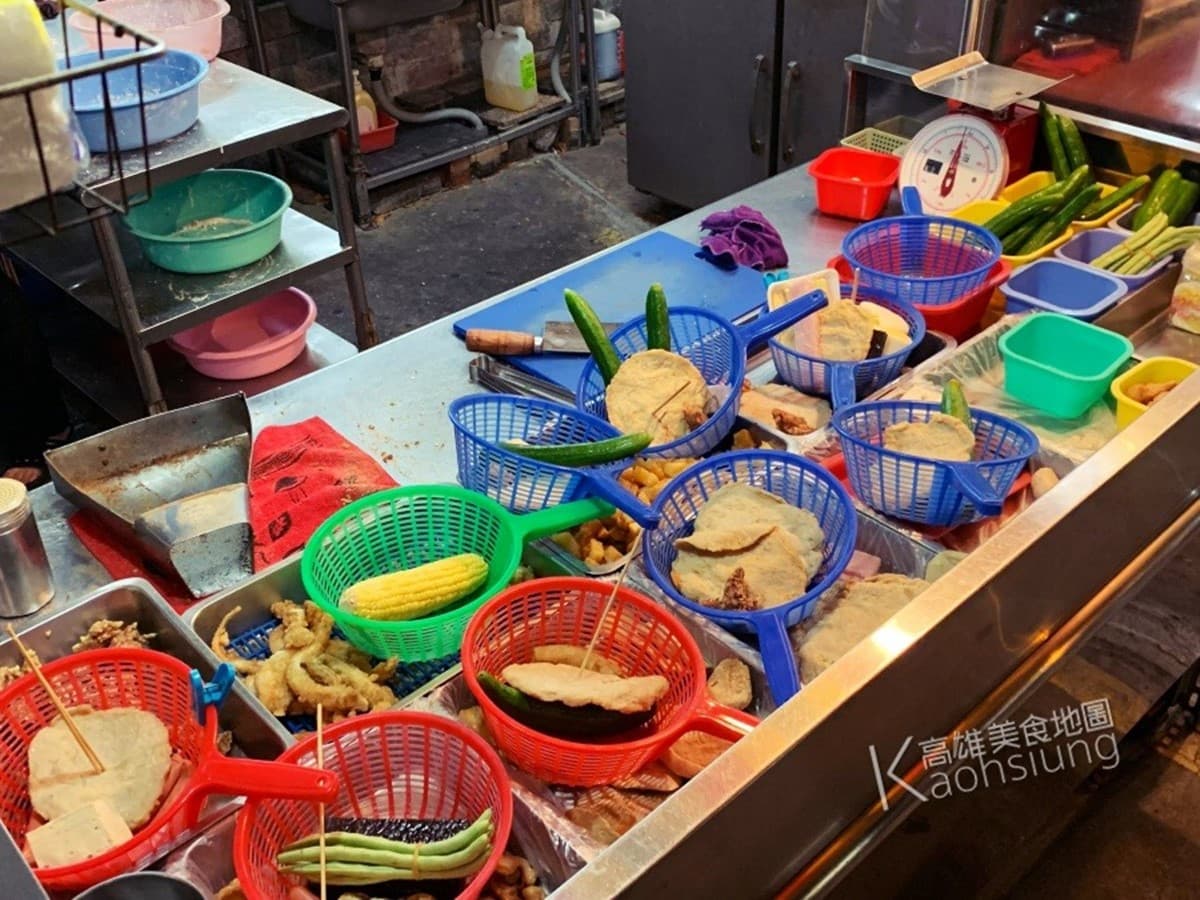 高雄傳奇鹹酥雞！神射手「花式拋油鍋」超吸睛，便宜大分量、在地人激推