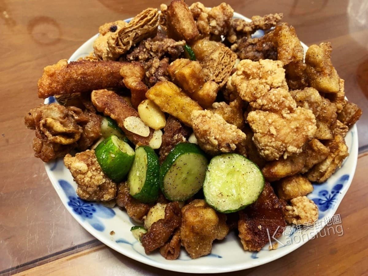 高雄傳奇鹹酥雞！神射手「花式拋油鍋」超吸睛，便宜大分量、在地人激推