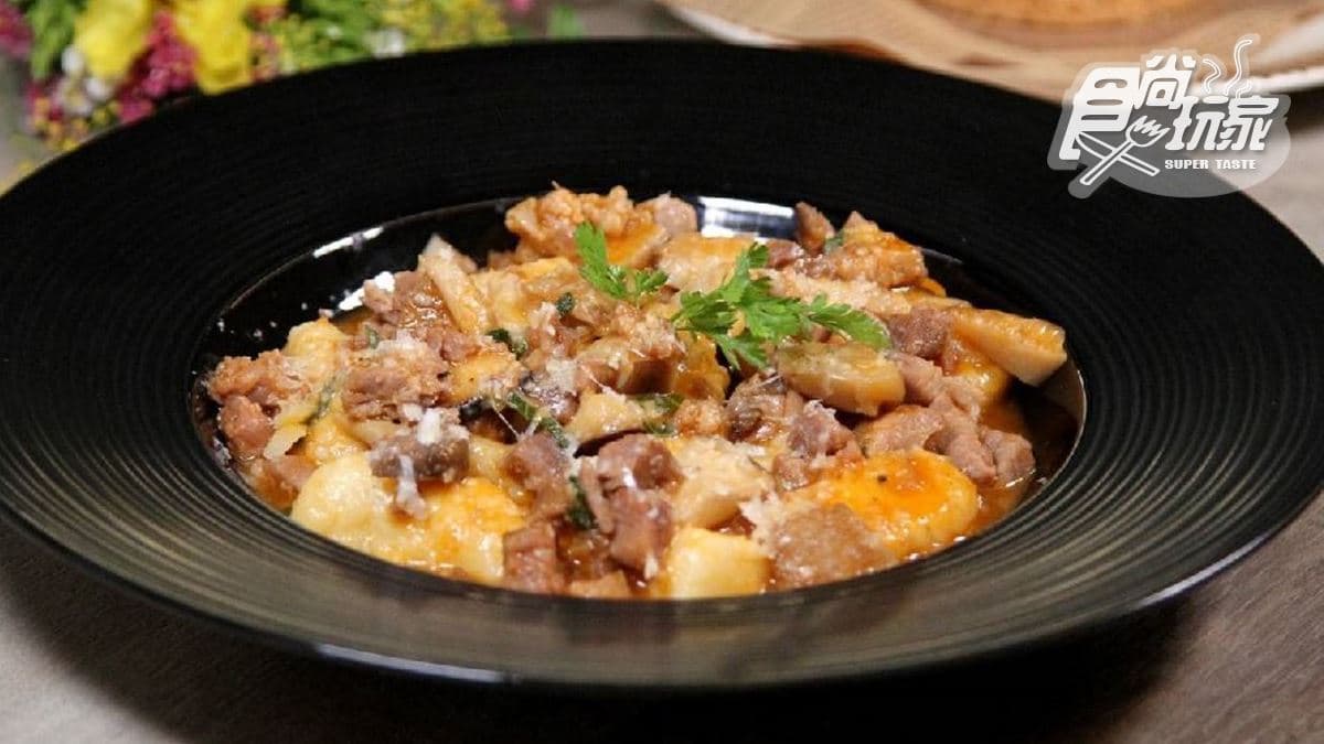 「鴨肉野菇馬鈴薯麵疙瘩」沒有馬鈴薯的帶粉口感，吃來順口。