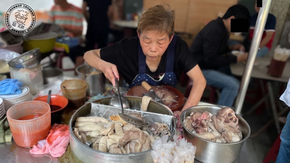 餐點雖然便宜，分量卻不小氣，就有網友大讚：「有種餓，是好款姨怕你餓！」（圖片來源：艾斯的美食視界）