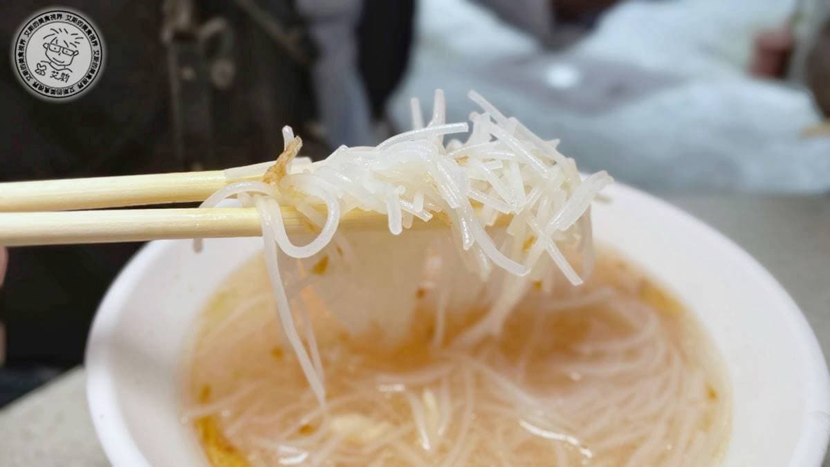 台北竟有「20元米粉湯」！隱身巷弄在地人才知道，佛心價黑白切好吃無雷