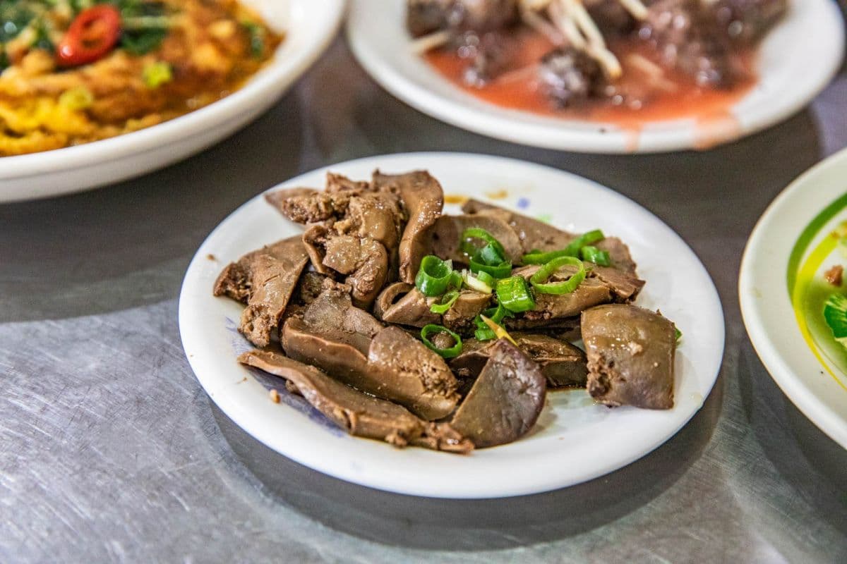 嘉義不只雞肉飯！在地人激推「40元鴨肉麵」銅板價超佛，醬炒鴨肉激推必點