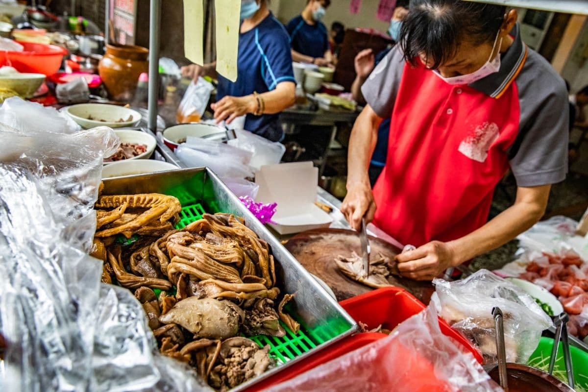 嘉義不只雞肉飯！在地人激推「40元鴨肉麵」銅板價超佛，醬炒鴨肉激推必點