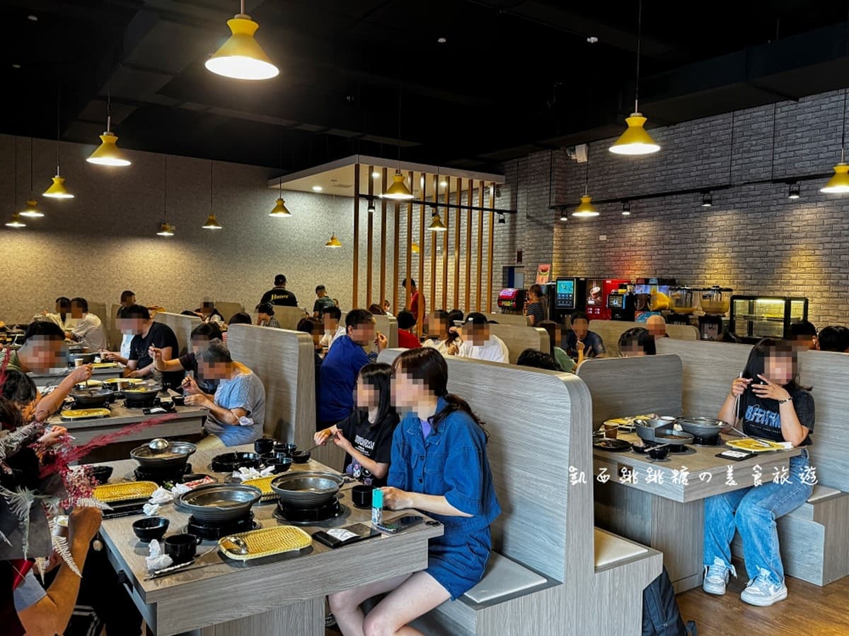 198元起「火鍋自助吧吃到飽」！加價19元升級火烤兩吃，媽媽幾歲就送幾片肉