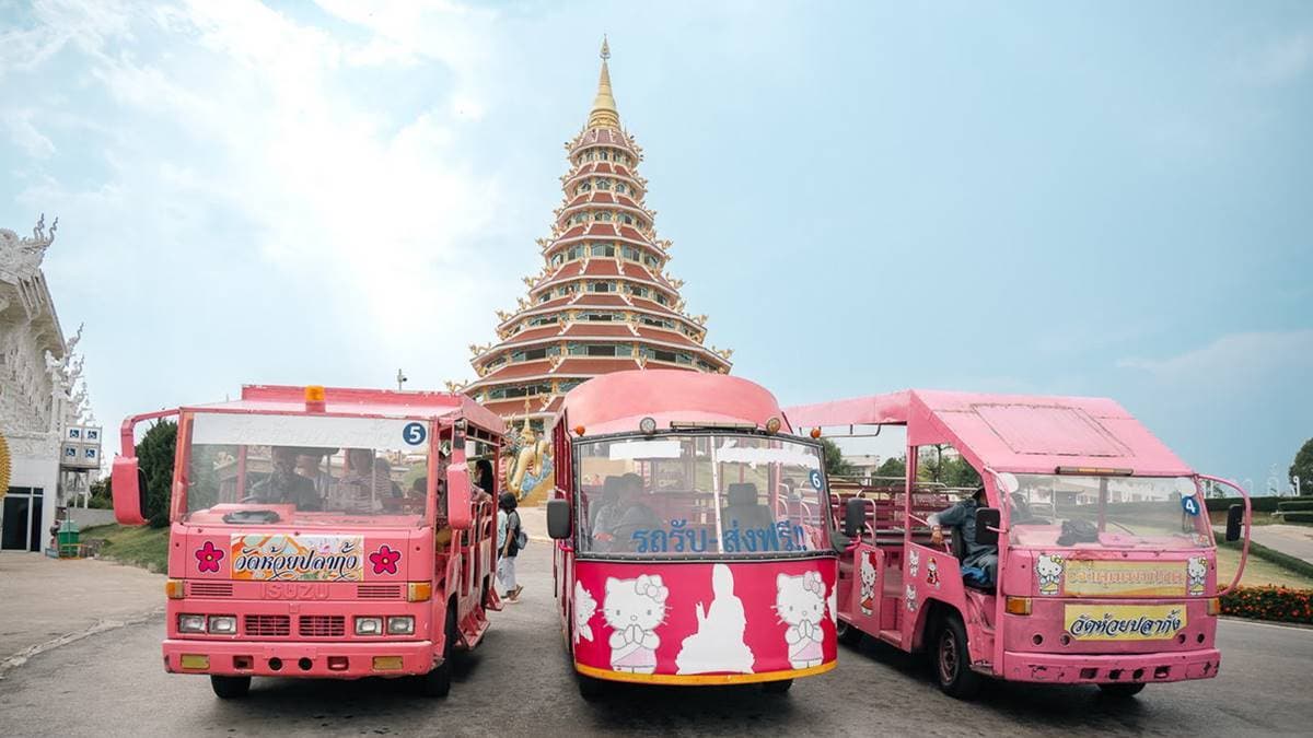 觀音寺占地廣大，有免費的Hello Kitty接駁車可搭乘。（圖片來源：Pengu Travel）