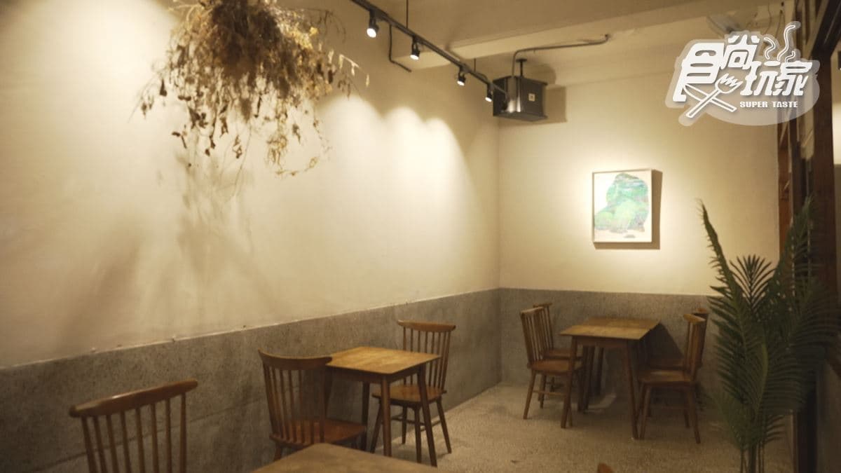 店內除了２人座，也有４人座。