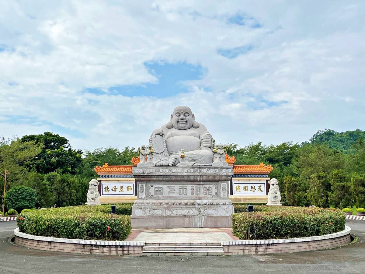 「這樣做」免費玩高雄氣墊水樂園！搶限量50元折價券逛市集，週末限定快衝