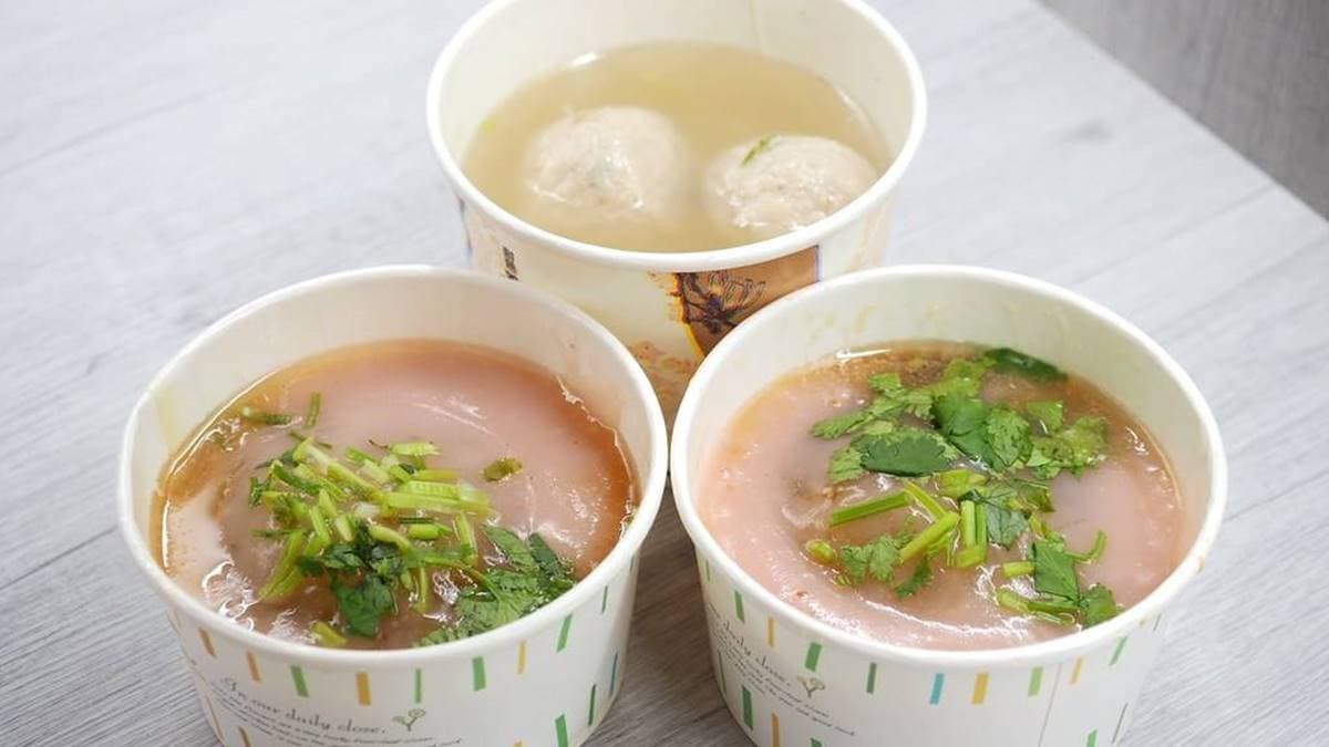 菜單相當簡單，只賣肉圓和魚丸湯２樣。（圖片來源：加小菲愛碎碎唸）