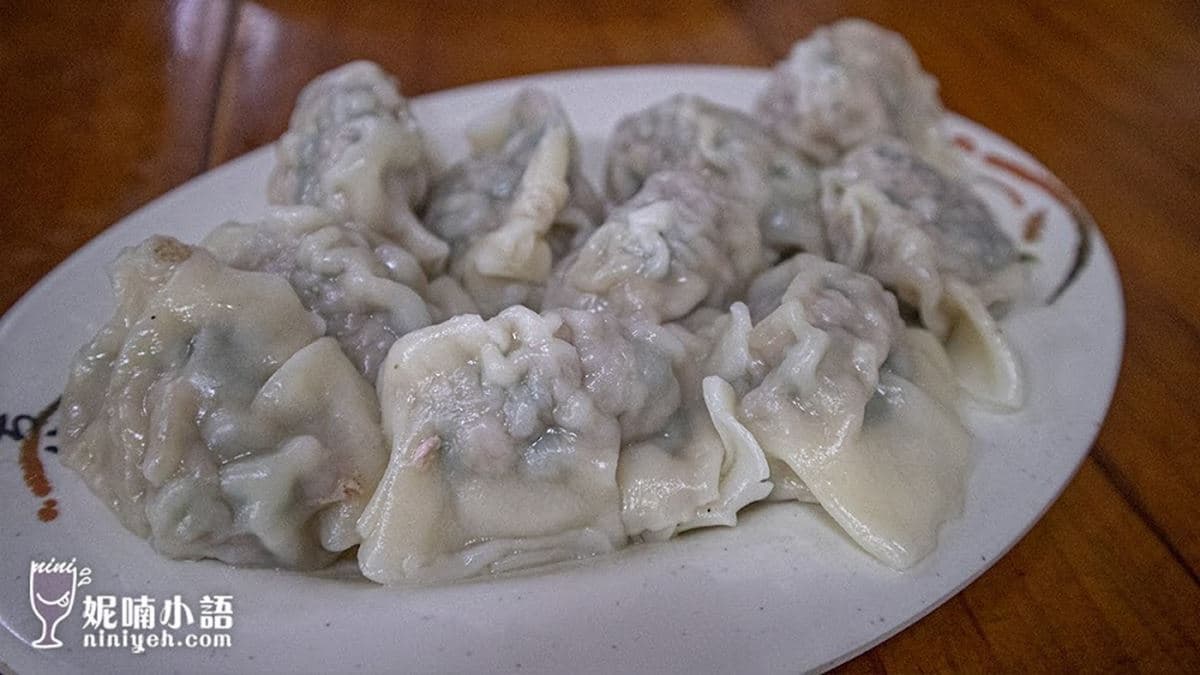 「水餃」的肉餡有非常醇濃的麻油香。（圖片來源：妮喃小語）