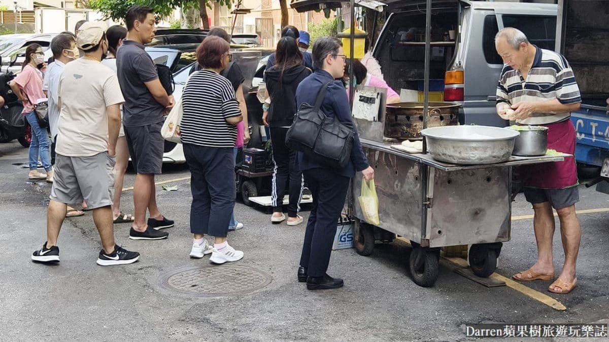 擺攤地點就在立法院中興大樓後方、鄰近善導寺站。（圖片來源：DARREN蘋果樹旅遊玩樂誌）