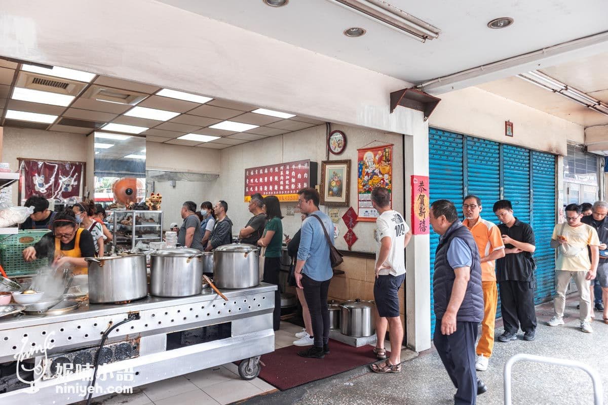 台北人激推「聚寶盆牛肉麵」！滿滿配料撈不完，超大碗公直逼小火鍋等級