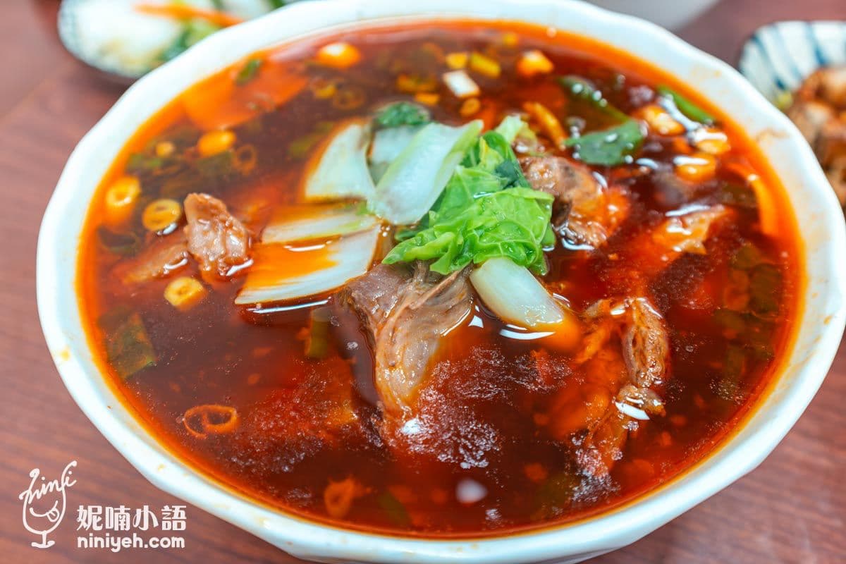 台北人激推「聚寶盆牛肉麵」！滿滿配料撈不完，超大碗公直逼小火鍋等級