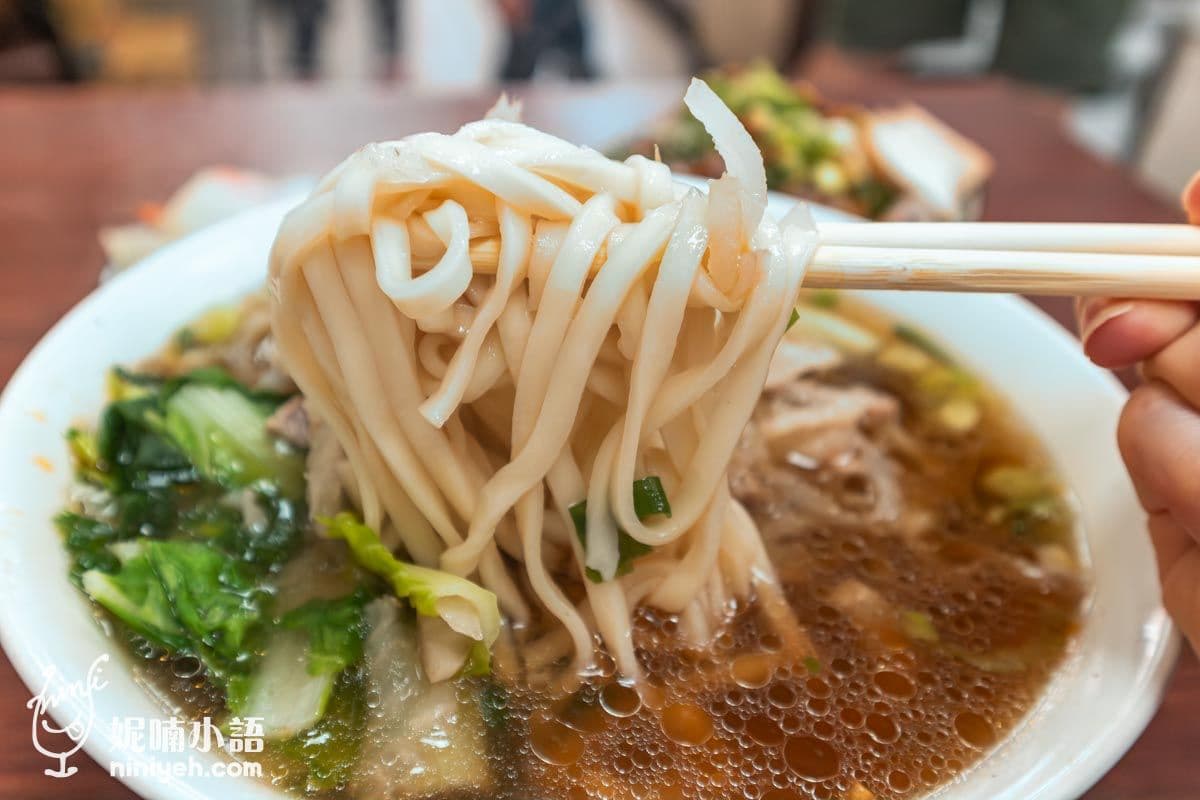 台北人激推「聚寶盆牛肉麵」！滿滿配料撈不完，超大碗公直逼小火鍋等級