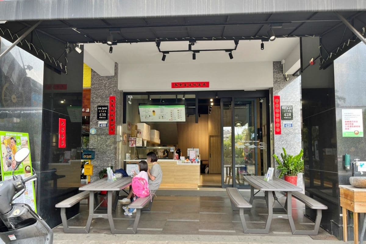 婆媽直接搬整箱!台中古早味「三明治冰餅」真材實料超厚切,再嗑手打冰淇淋 婆媽直接搬整箱!台中古早味「三明治冰餅」真材實料超厚切,再嗑手打冰淇淋