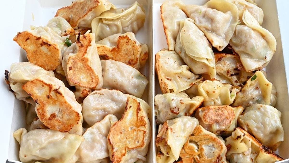 金黃香酥的福州包、煎餃，是附近大學生、小資族最愛的下午茶點心。（圖片來源：糖糖's 享食生活）
