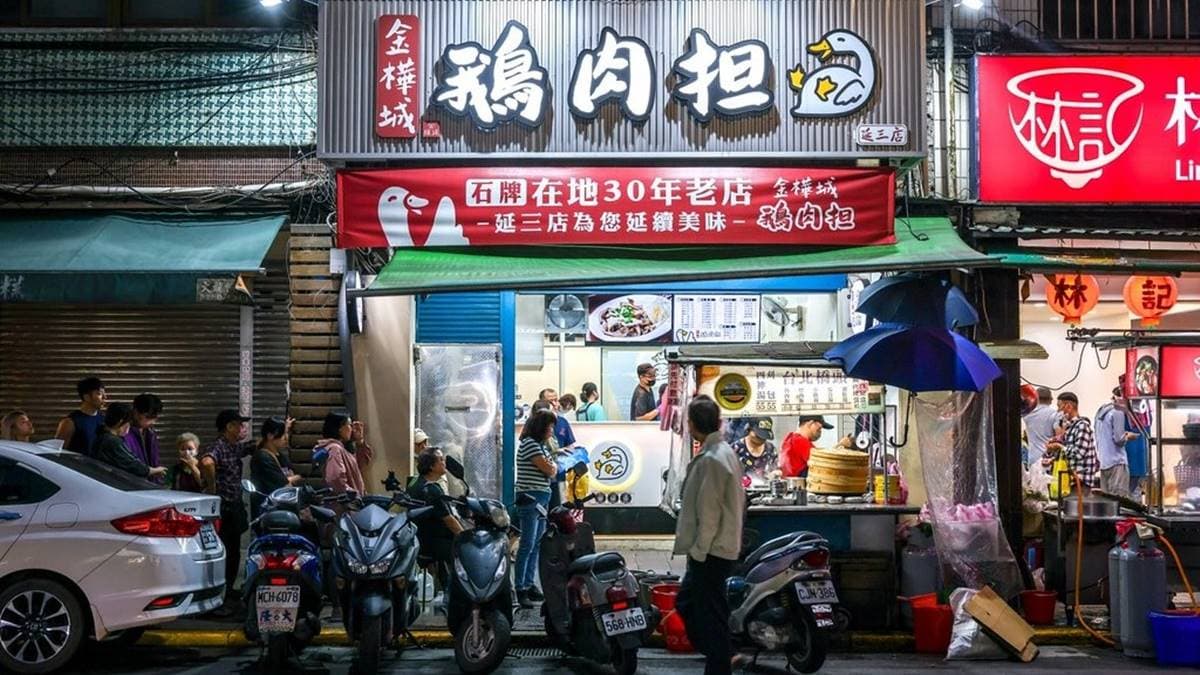 地點就在延三夜市內，臨近捷運大橋頭站，從１號出口步行約３分鐘可到。（圖片來源：陳小可的吃喝玩樂）