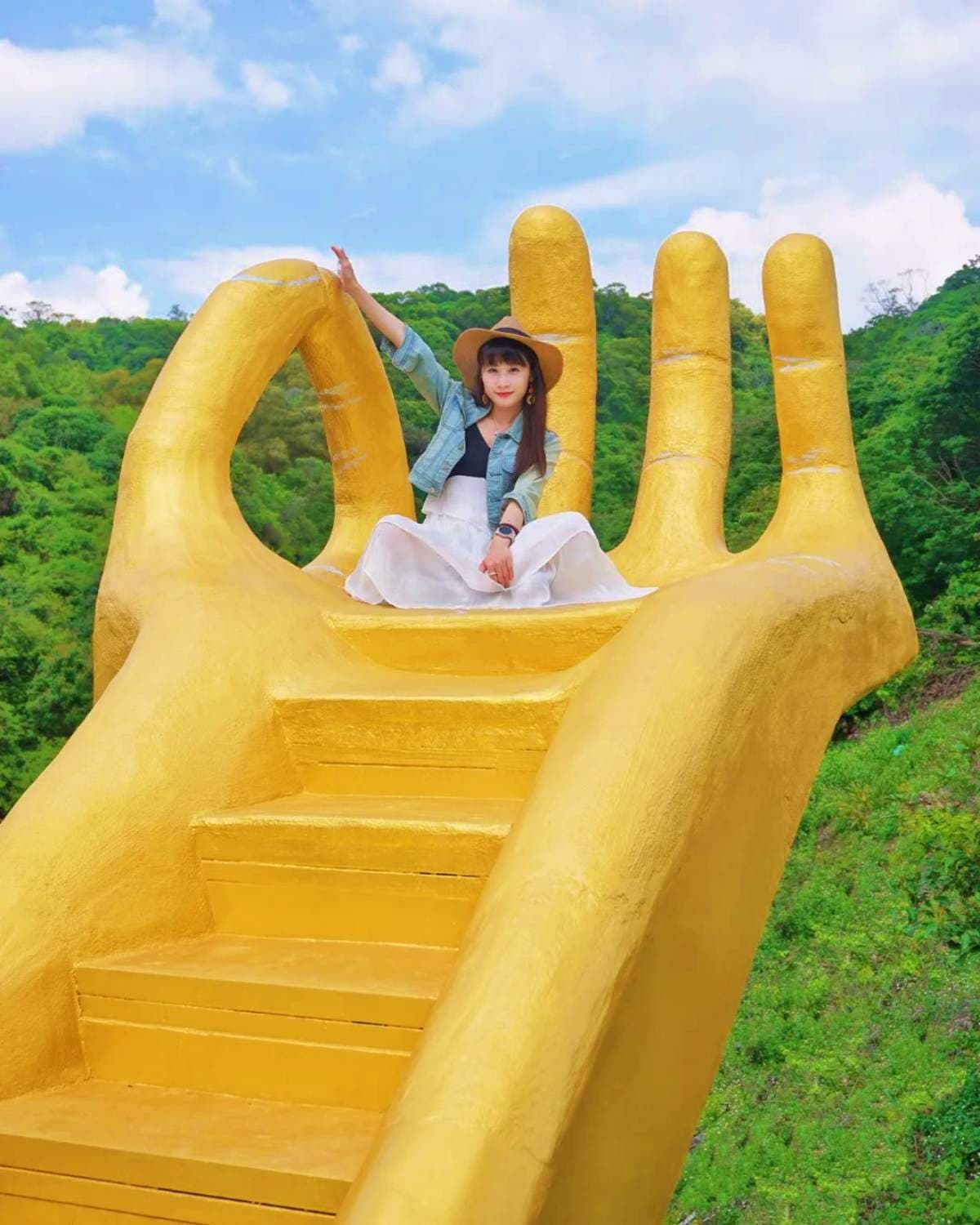 「台版黃金佛手」地點曝！免飛越南就能拍，南洋高空鞦韆、巨大鳥巢也美翻