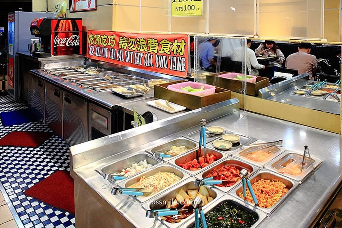 韓式烤肉490元吃到飽！小巨蛋高CP值火烤兩吃，肉品、韓式小菜、火鍋料任夾