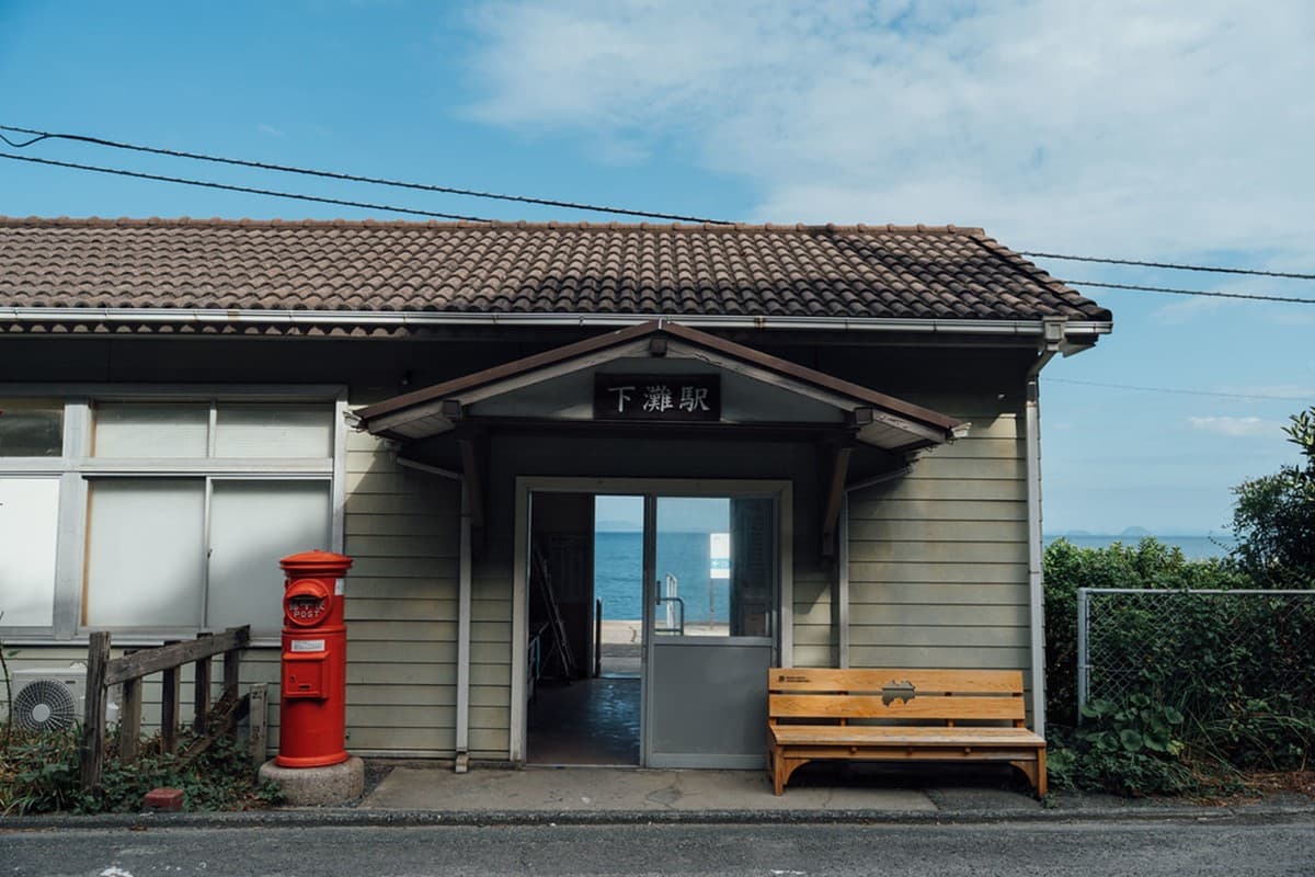 《神隱少女》海上車站在這!無人車站IG暴紅,日落時分拍魔幻美照 《神隱少女》海上車站在這!無人車站IG暴紅,日落時分拍魔幻美照