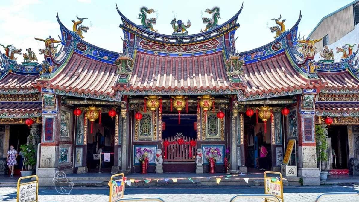 擁有超過300年歷史的萬和宮是老街的重要地標，也是當地的信仰中心。（圖片來源：剎有其食）
