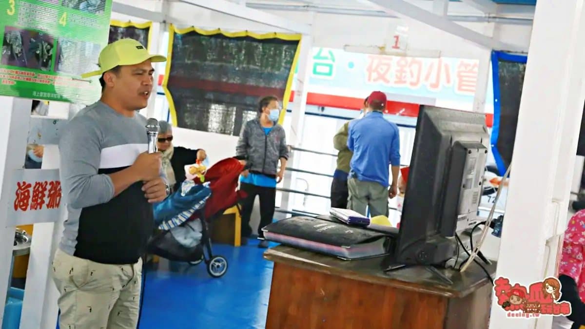 船上還有提供卡拉OK歡唱，一定要唱好唱滿。（圖片來源：熱血玩台南。跳躍新世界）