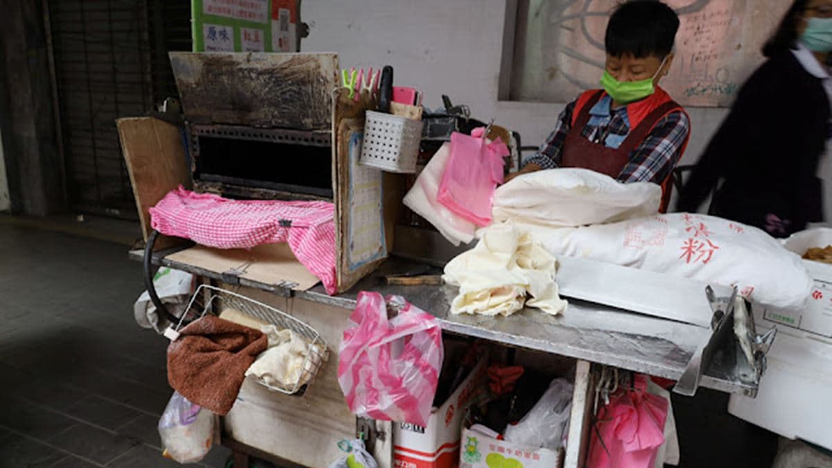 「陳記京滬酒釀餅」位在台北市中正區。（圖片來源：沙拉公主吃喝玩樂看世界）