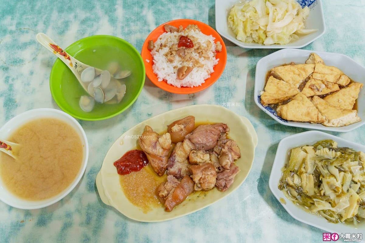 豬腳切盤55元、蛤蜊湯10元！新北巷弄無招牌美食，在地人才知地點曝光