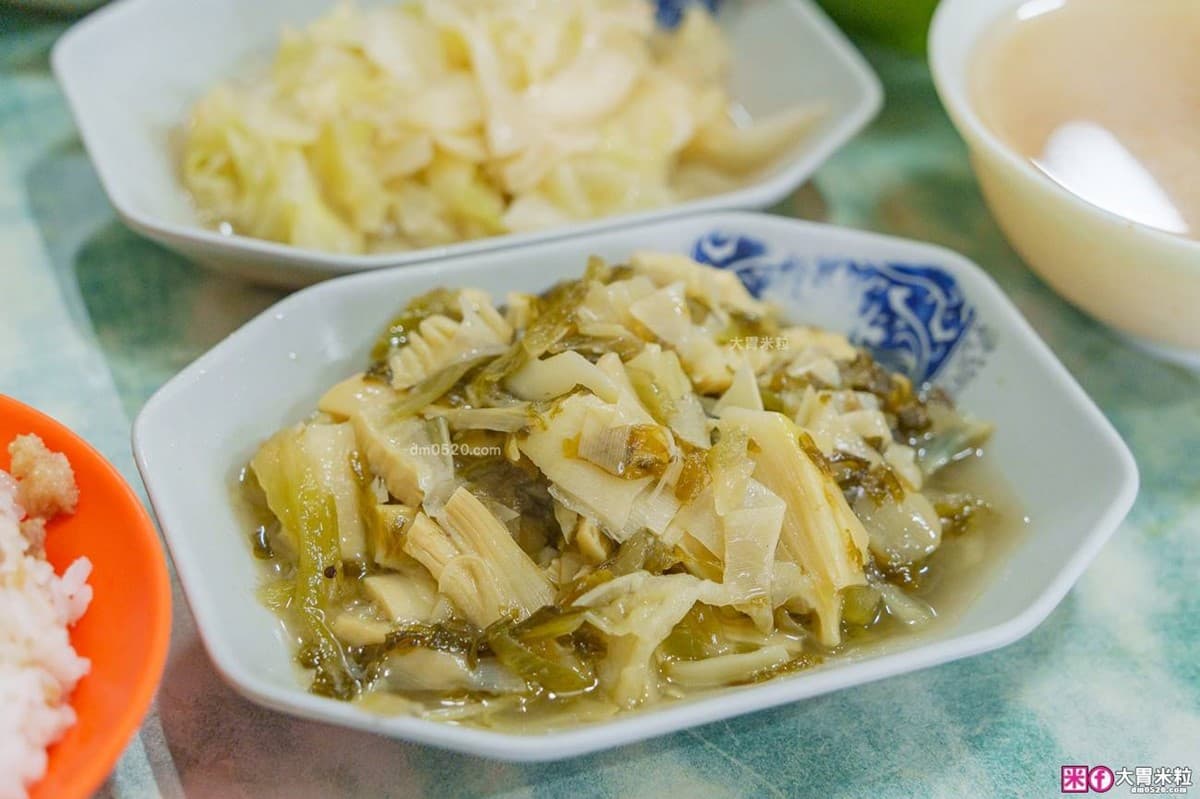 豬腳切盤55元、蛤蜊湯10元！新北巷弄無招牌美食，在地人才知地點曝光