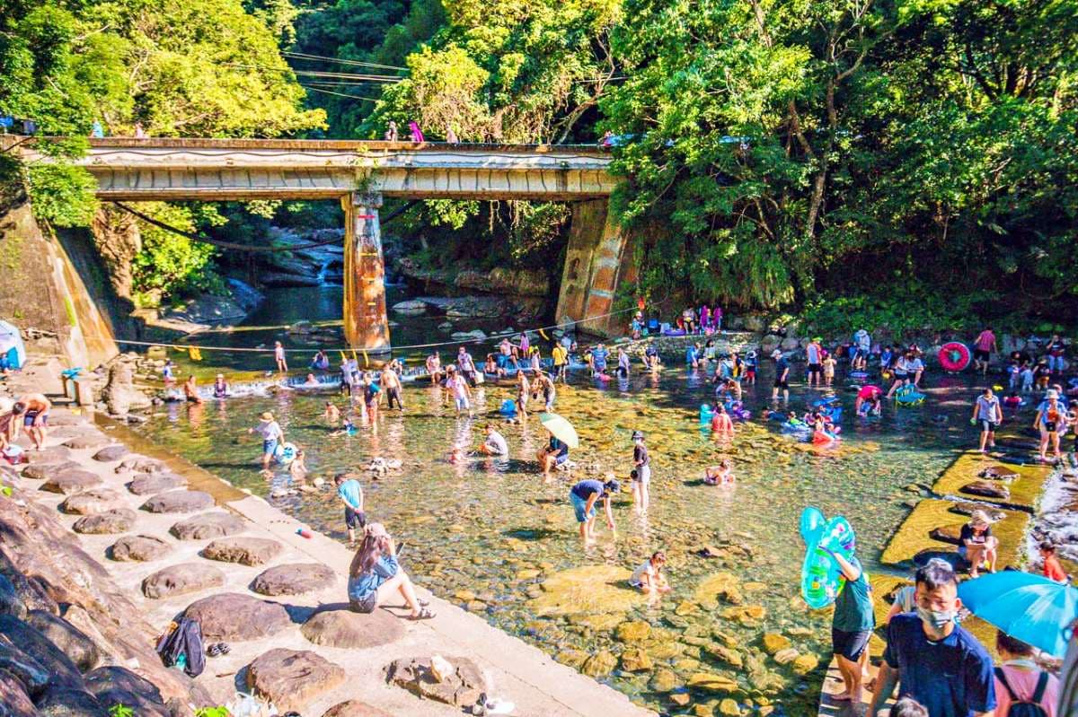 桃園唯一合法「溪水祕境」回歸！門票、開放時間一次看，穿比基尼免費泡冷泉