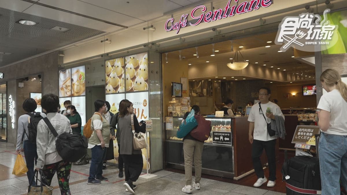 在名古屋車站內，就可以找到小雞蛋糕專賣店了。