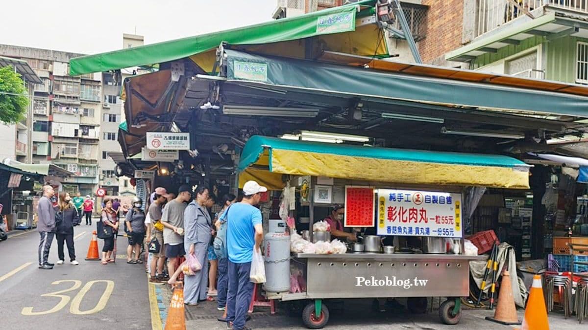 攤位就在南機場夜市的轉角處，經常是２小時就完售。（圖片來源：PEKOのSimple Life）