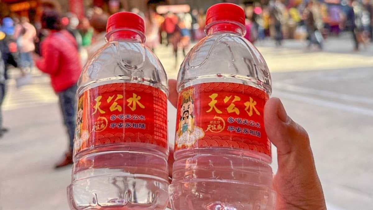 廟內還提供天公水供信徒飲用。（圖片來源：跟著尼力吃喝玩樂）