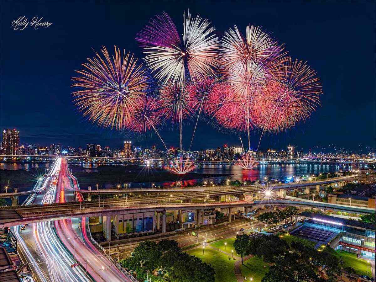 2024大稻埕煙火「這4天」綻放!演唱會卡司、周邊美食景點、交通管制全攻略 2024大稻埕煙火「這4天」綻放!演唱會卡司、周邊美食景點、交通管制全攻略
