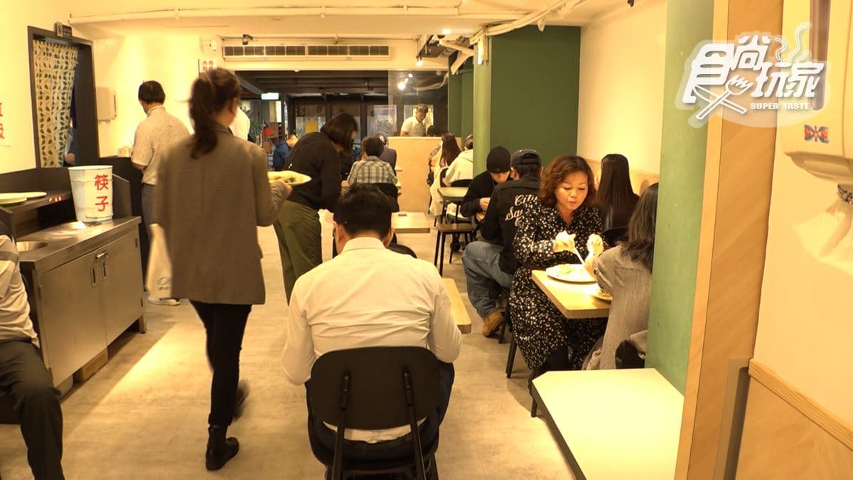 店家的生意很好，不少人也會選擇內用用餐。