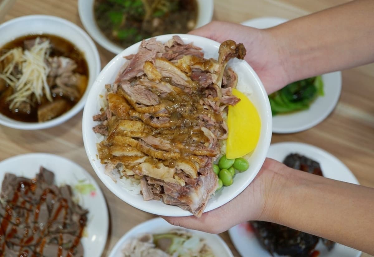 「鐘予原味當歸鴨」是台灣第一當歸鴨的連鎖品牌。（圖片來源：西莉亞玩樂人生）