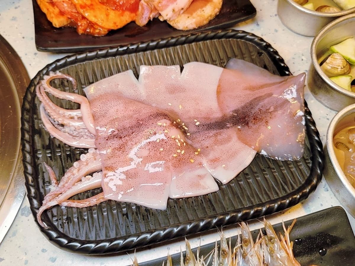 超過80種食材吃到飽！台中高CP值精緻燒肉，比臉大牛排、海鮮、甜點任吃