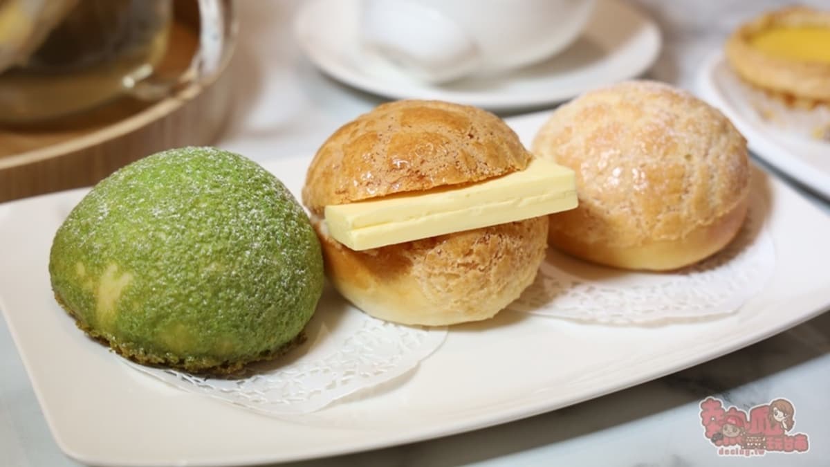 「菠蘿三兄弟」能吃到抹茶紅豆、叉燒內餡、經典冰涼厚切奶油菠蘿。（圖片來源：熱血玩台南。跳躍新世界）