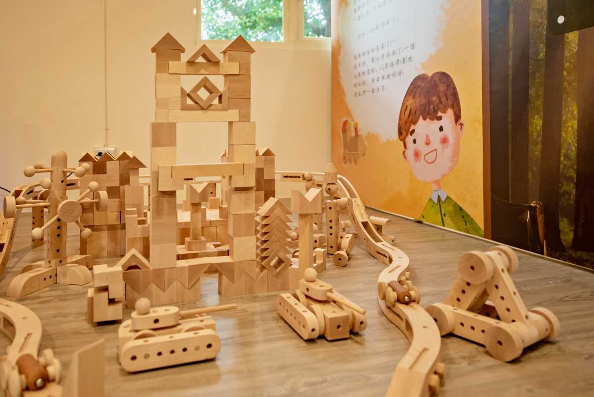 桃園「隱藏版親子圖書館」免費玩到飽！600組積木、AR繪圖，假日就來這放電