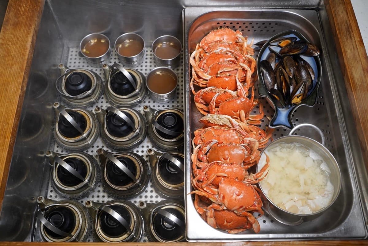 新竹吃到飽霸主！221公斤黑鮪魚現切生魚片，爽嗑牛排干貝暢飲日本生啤