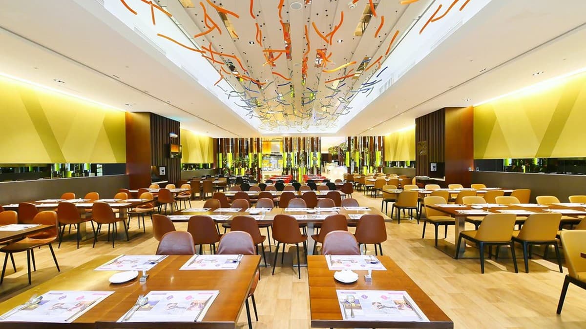 新竹吃到飽霸主！221公斤黑鮪魚現切生魚片，爽嗑牛排干貝暢飲日本生啤