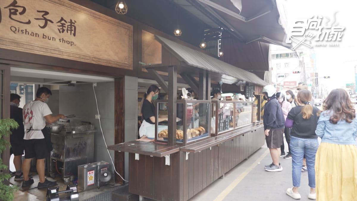 傳承三代的老字號「旗山包子舖」，地點鄰近知名景點旗山天后宮。