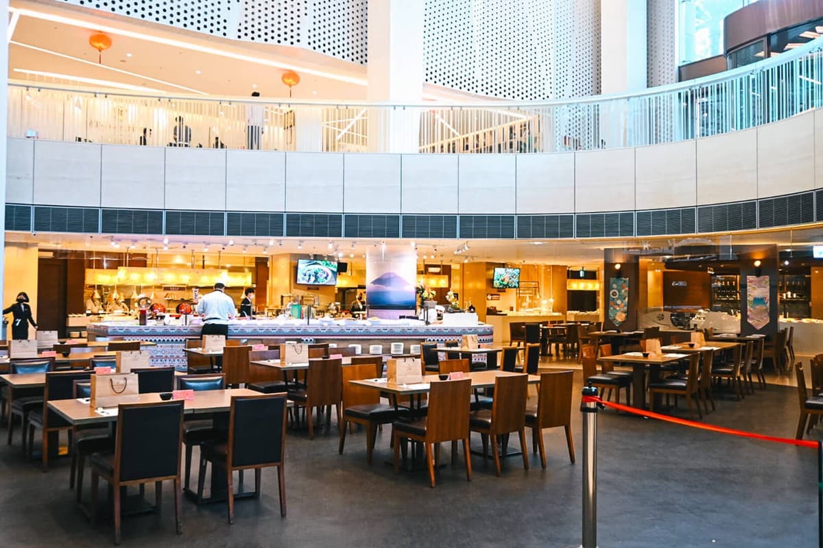 生魚片、牛排、烤鴨吃到飽！台中老饕最愛「地下室Buffet」，還有啤酒紅酒暢飲
