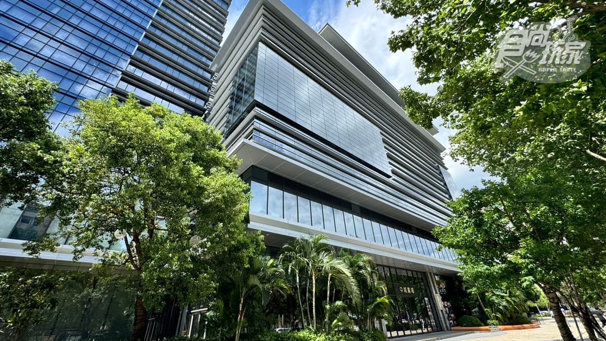 奇岩一號位於大直萬豪酒店中城廣場２樓。