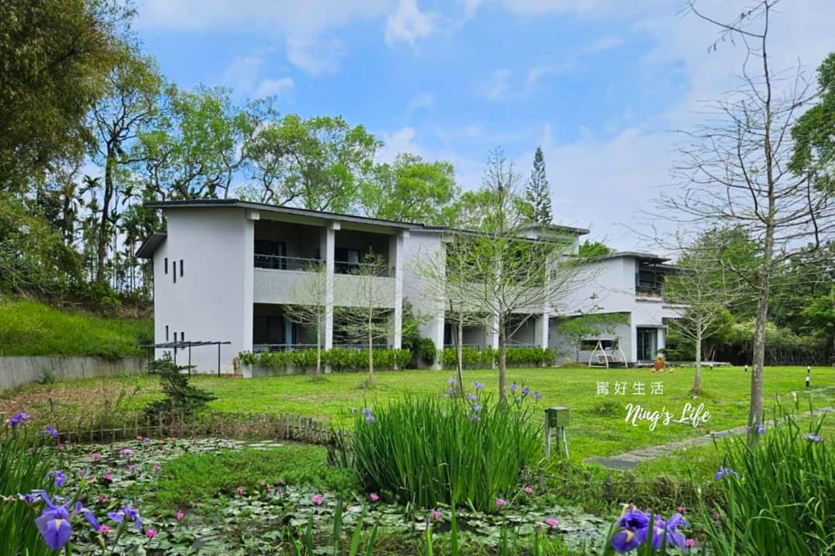 日月潭絕美民宿全新回歸！綠意環繞閣樓屋，爽泡度假感大浴缸