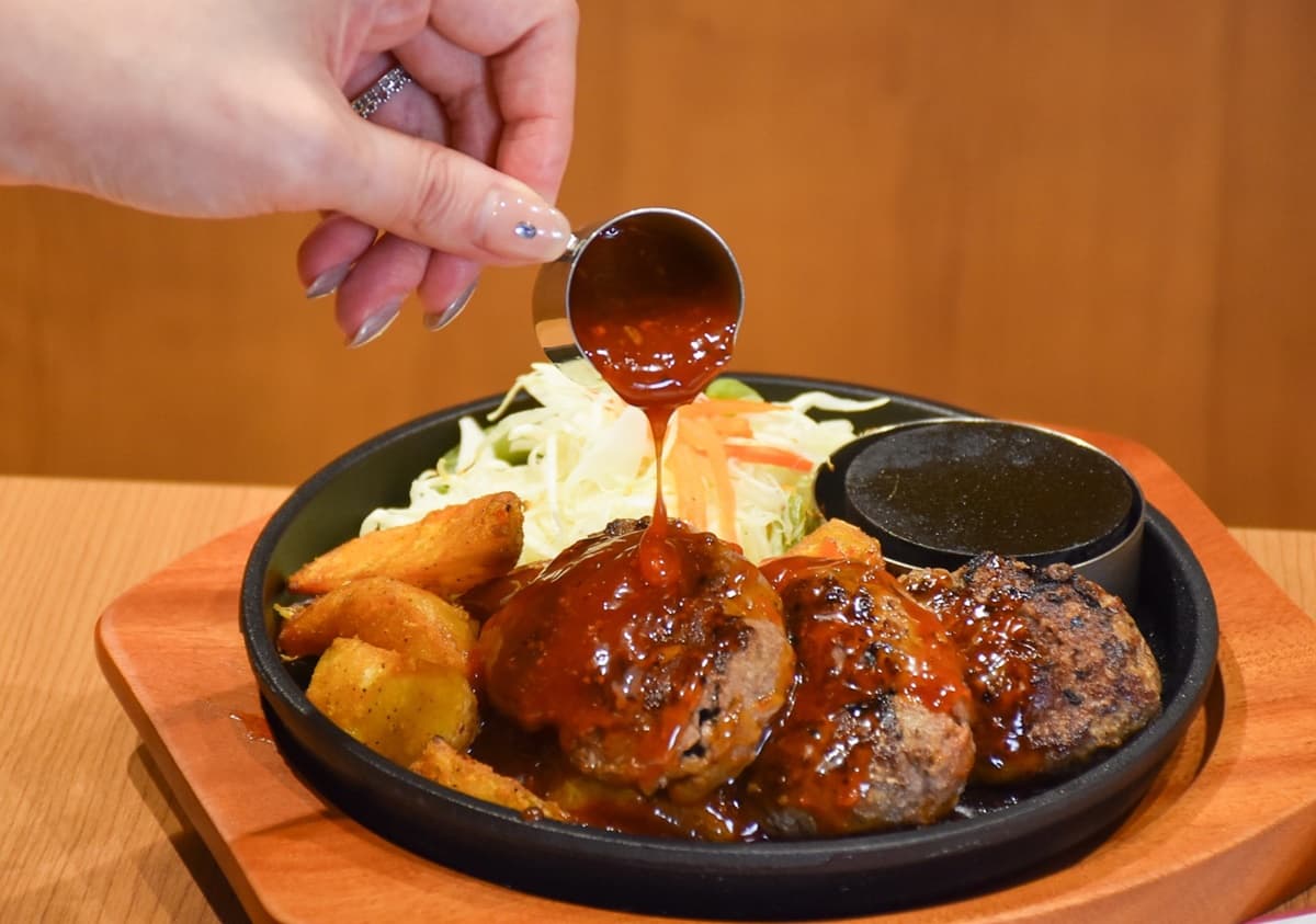 「肉的長谷川」進軍林口三井！連３天「和牛漢堡排」現折200元，肉量免費加倍