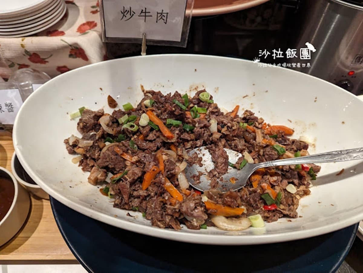 410元嗑排餐＋自助吧吃到飽！經營29年高CP值牛排店，熱炒、濃湯、水果無限吃