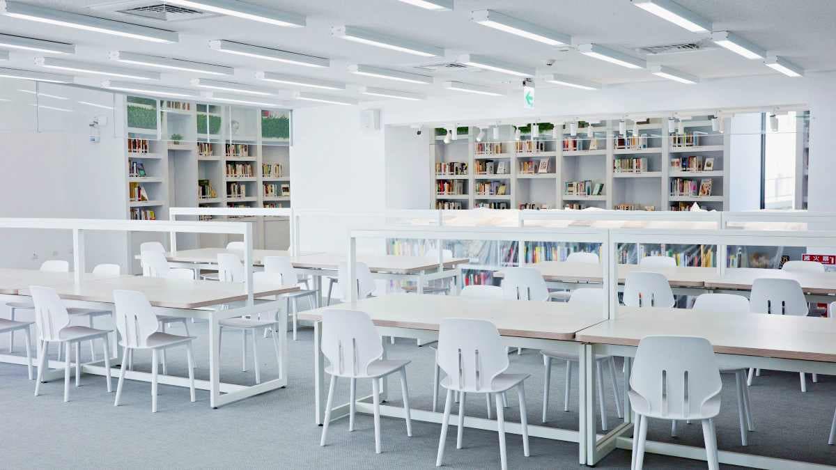 恆春文化中心附屬圖書館，有將近100席閱讀座位。（圖片來源：屏東縣政府文化處）